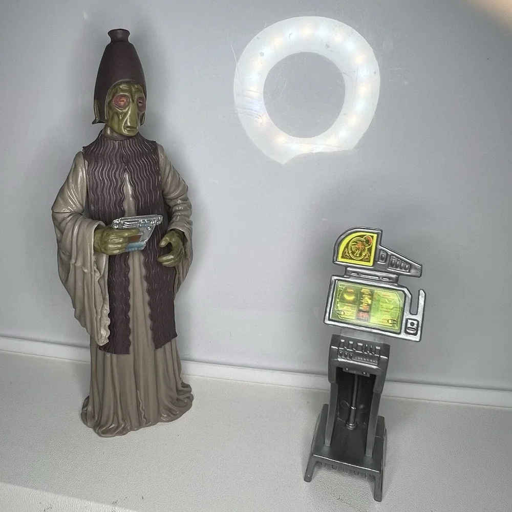 Hasbro lushros dofine